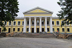 Ремонт площади у Гатчинского ДК