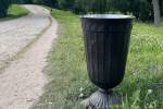 Урны в Приоратском парке