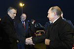 Путин посетил участок Киевского шоссе