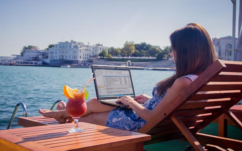 Работа в отпуске Работа у моря